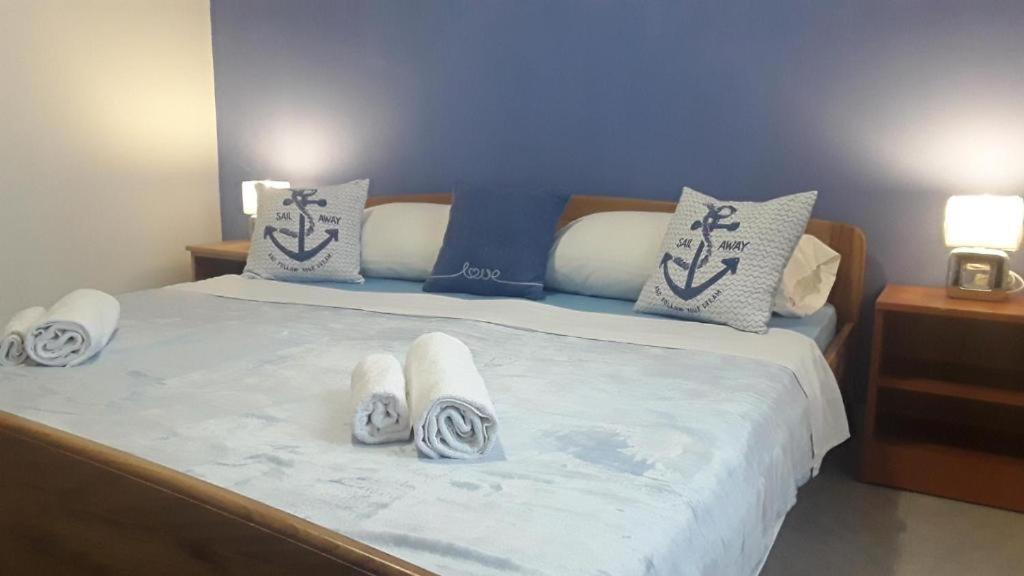 Apartamentos Aroma パグ エクステリア 写真